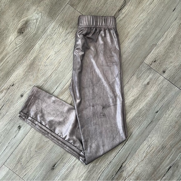 🔥SALE- Any 4/$20. Metallic Leggings - Picture 2 of 3
